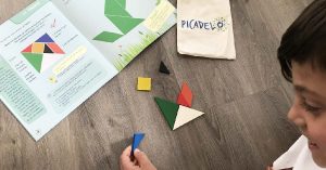 jeu pour enfant - puzzle chinois avec 7 pièces permettant de reproduire une infinité de personnages, animaux, objets ....