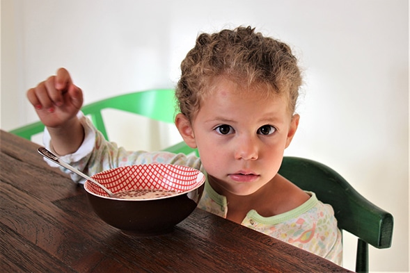 Fond Enfant Cuisine Petit Déjeuner Bol Enfant Dâge Préscolaire